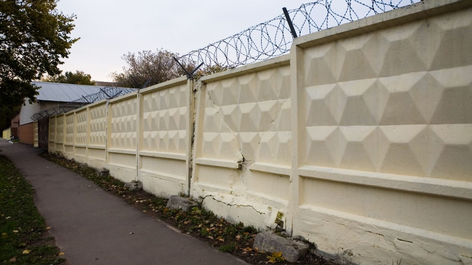 Ultimate Guide To What Color To Paint Concrete Fence Posts Nelson